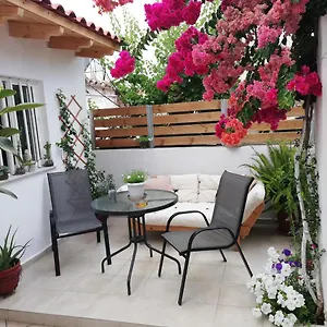 Small With Yard La Canée